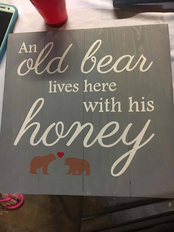 An old bear lives with his honey 14x14