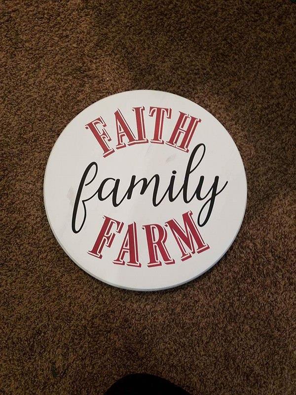 Faith Family Farm 15" round